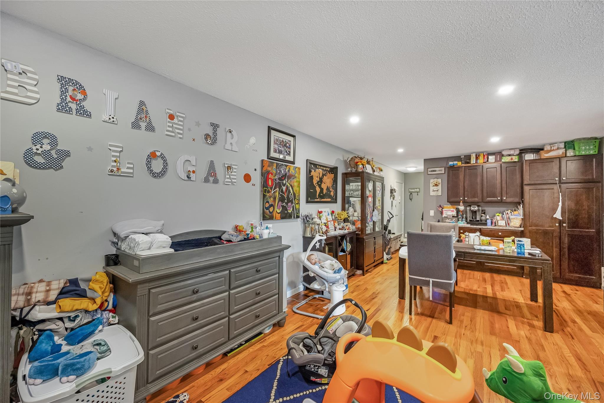 #14 photo, 2449 Union Blvd, サフォーク郡 Islip , NY 11751