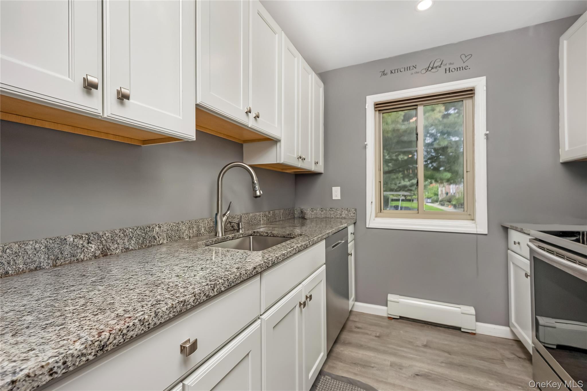 #2 photo, 2449 Union Blvd, サフォーク郡 Islip , NY 11751