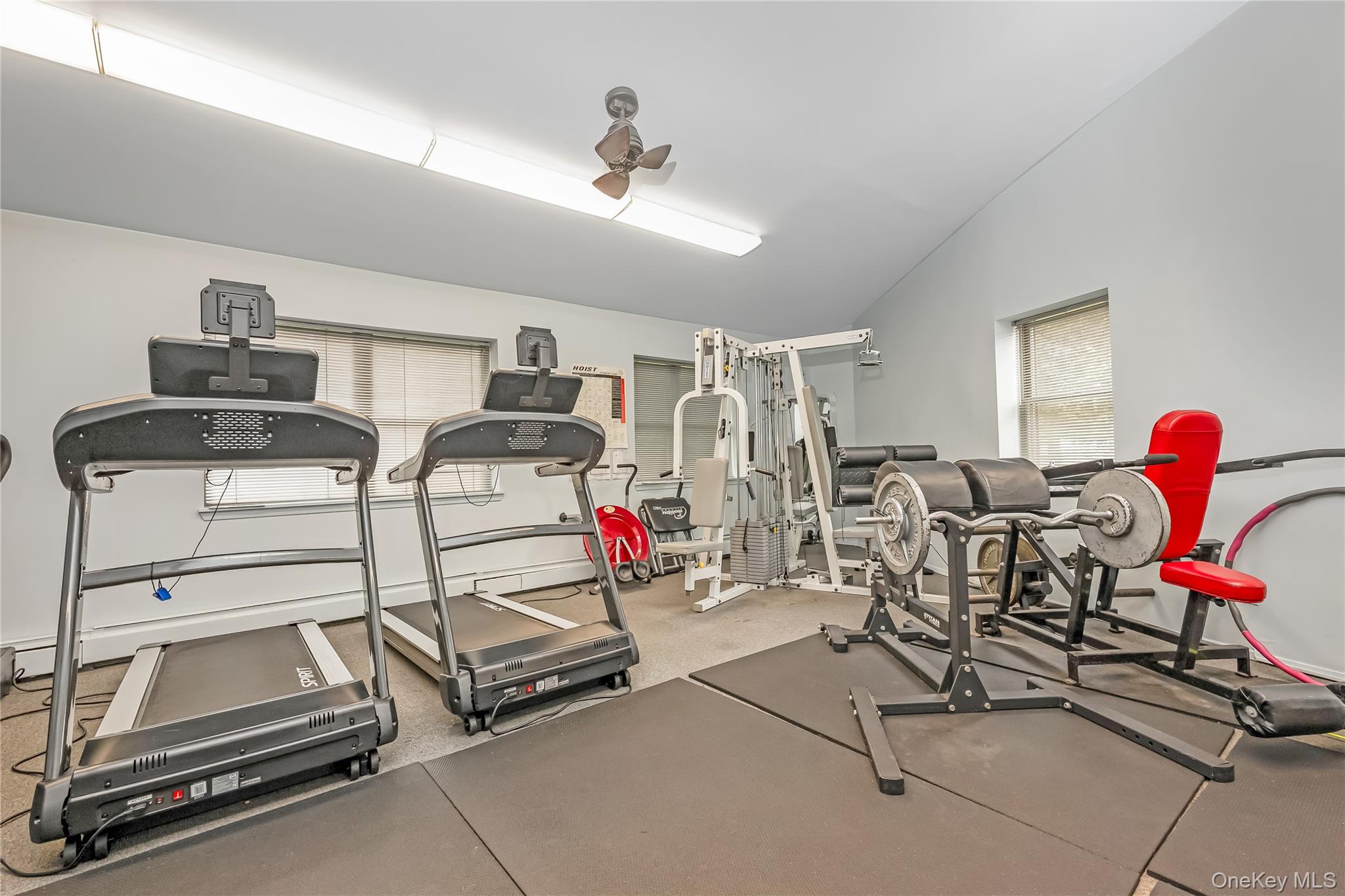 #20 photo, 2449 Union Blvd, サフォーク郡 Islip , NY 11751