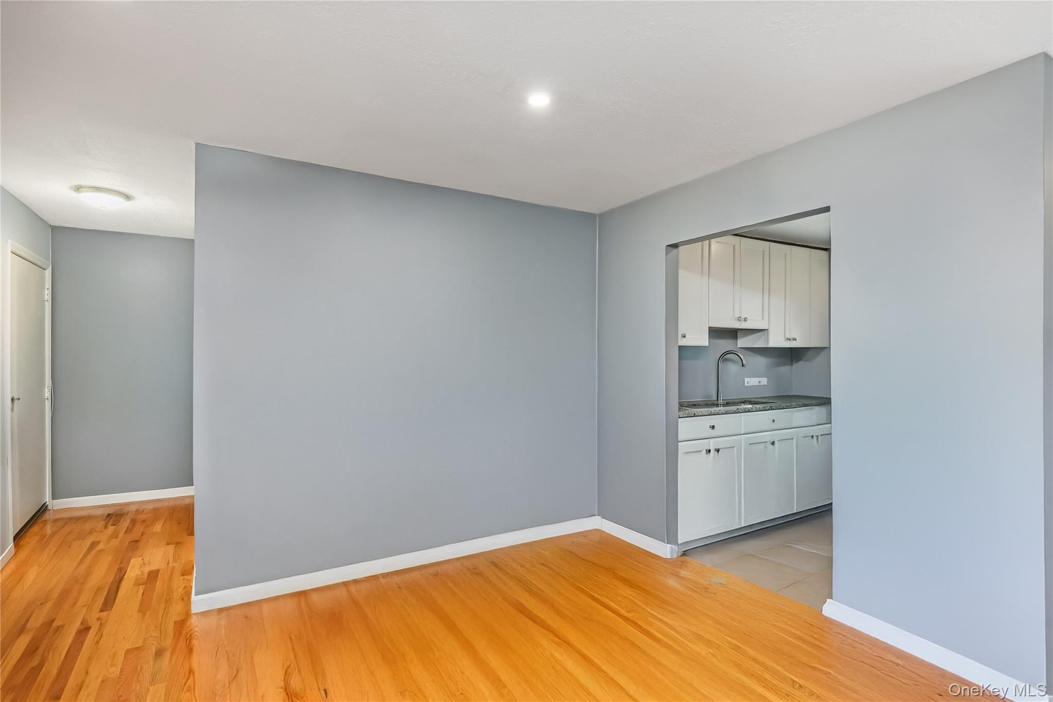 #7 photo, 2449 Union Blvd, サフォーク郡 Islip , NY 11751