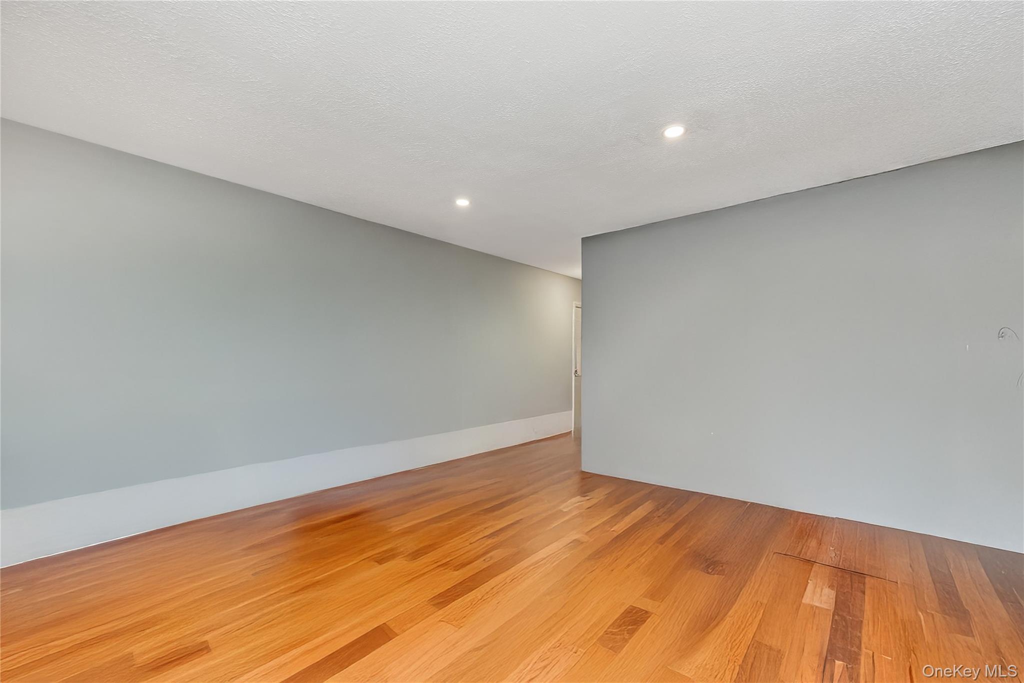 #8 photo, 2449 Union Blvd, サフォーク郡 Islip , NY 11751