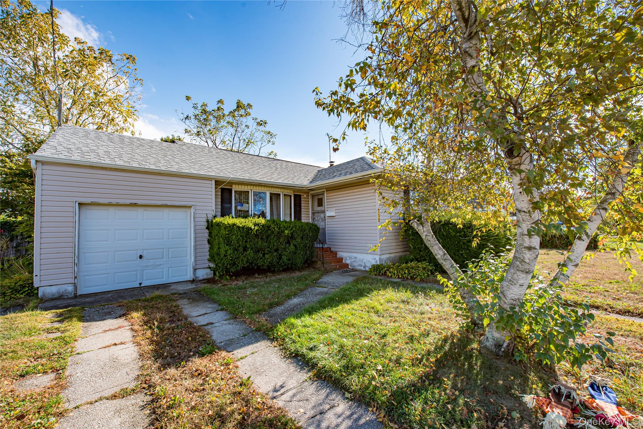 #1 photo, 710 S 4th Street, サフォーク郡 Lindenhurst , NY 11757