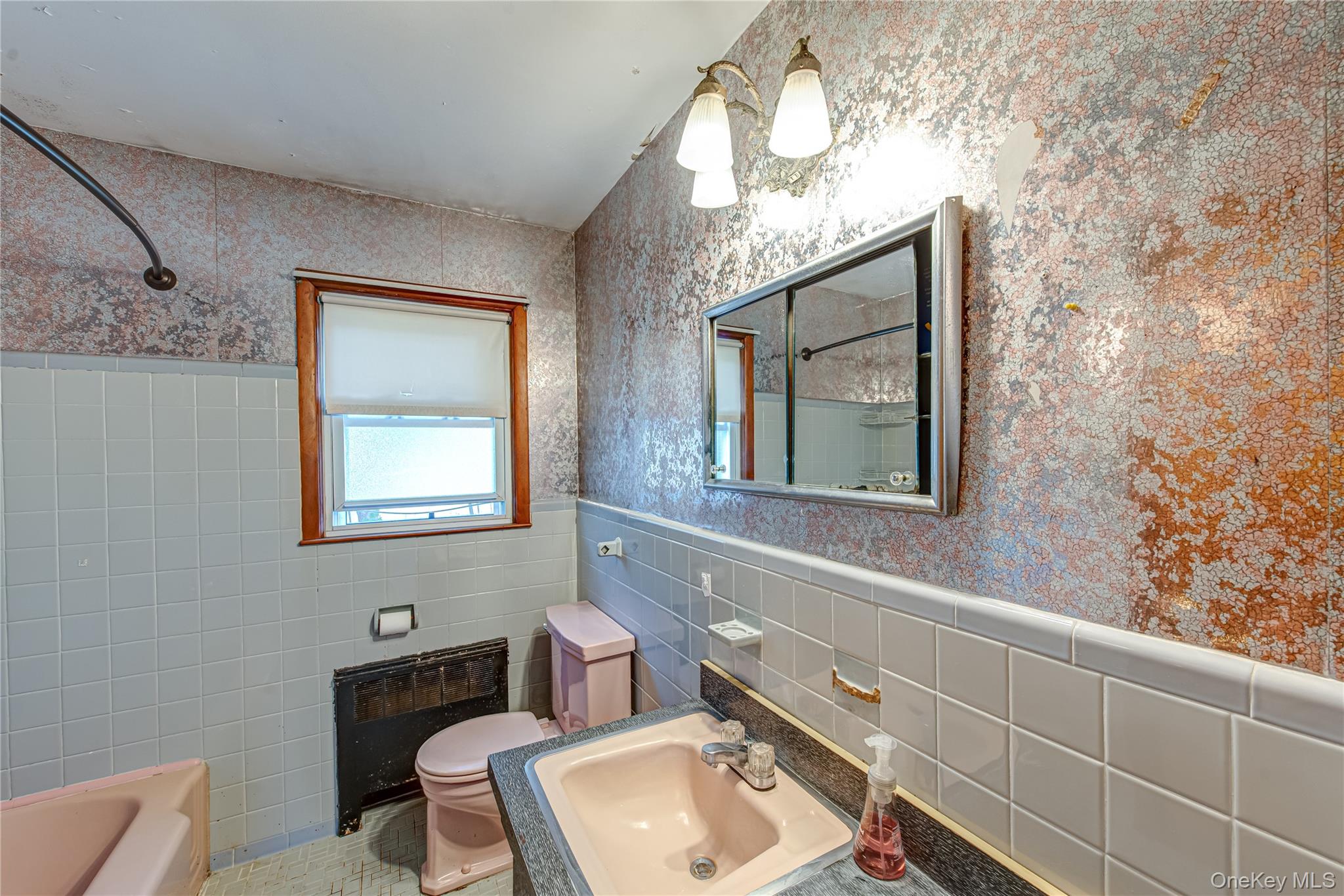 #12 photo, 710 S 4th Street, サフォーク郡 Lindenhurst , NY 11757