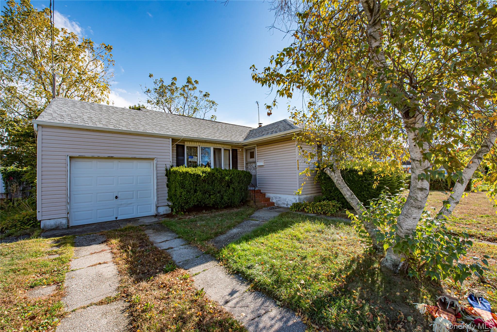 #2 photo, 710 S 4th Street, サフォーク郡 Lindenhurst , NY 11757