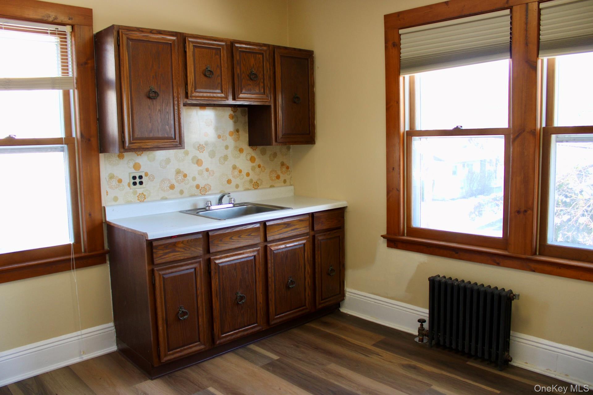 #8 photo, 23 Thompson Place, Lynbrook , NY 11563