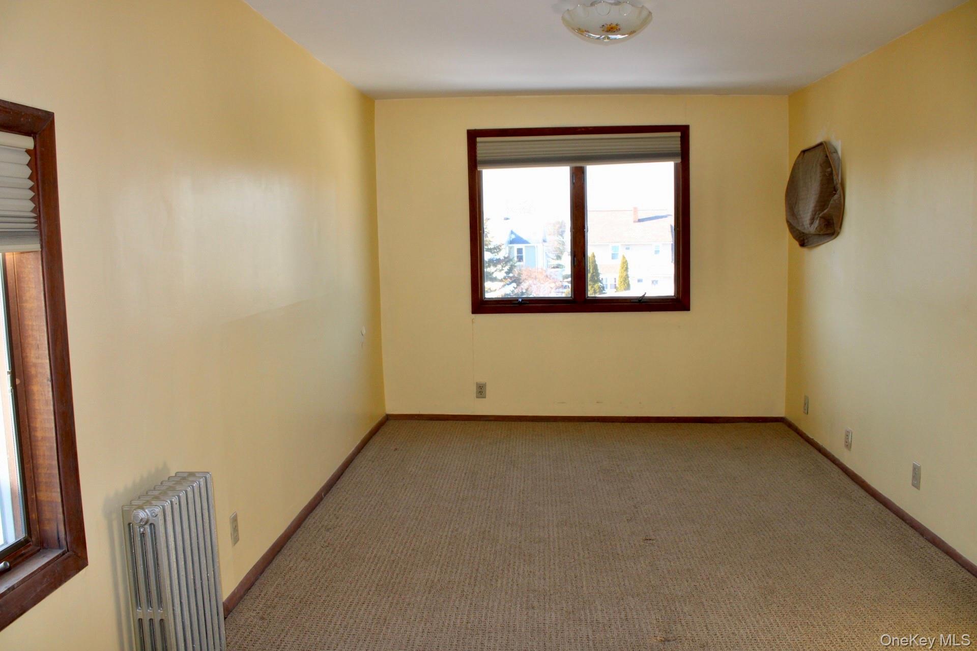 #9 photo, 23 Thompson Place, Lynbrook , NY 11563