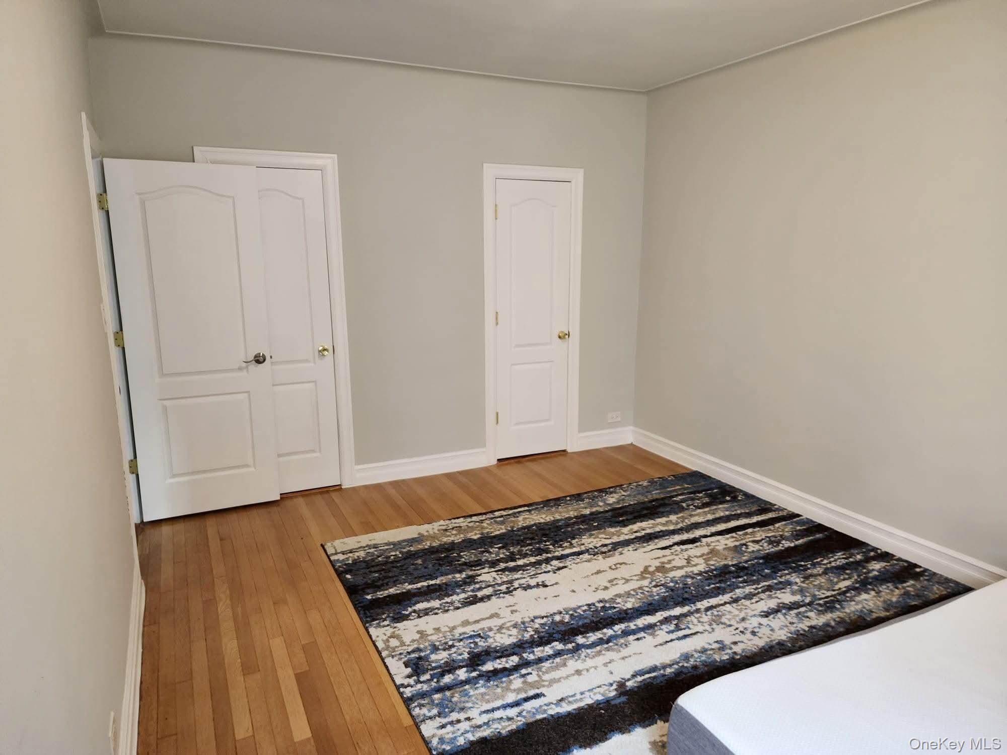 #8 photo, 69-11 Yellowstone Boulevard, Forest Hills , NY 11375