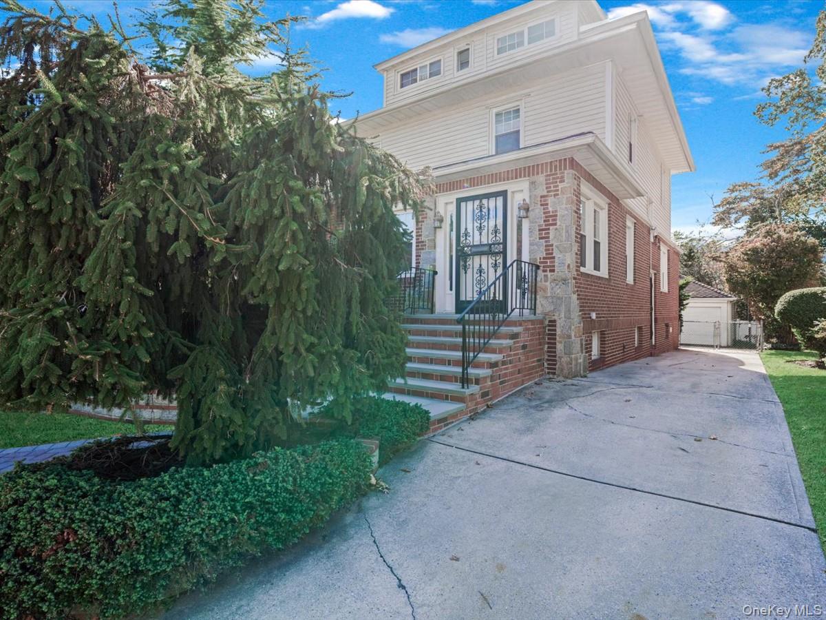 #2 photo, 186-34 Henley Road, クイーンズ区 Jamaica Estates , NY 11432