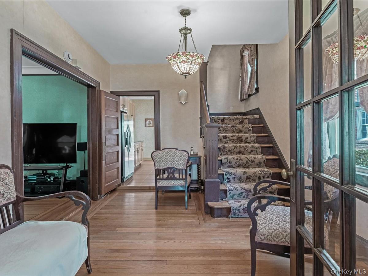 #4 photo, 186-34 Henley Road, クイーンズ区 Jamaica Estates , NY 11432