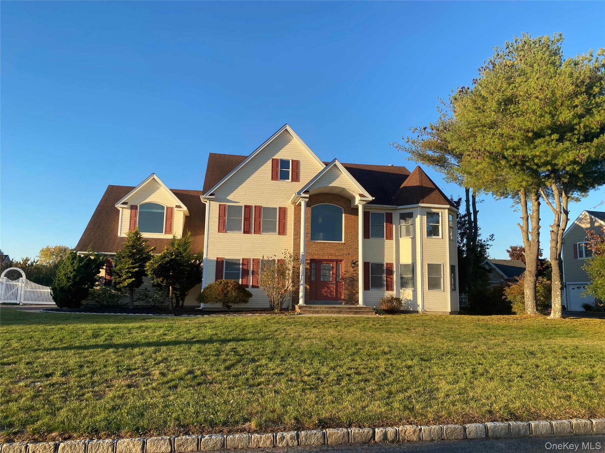 #1 photo, 1 Pal Court, サフォーク郡 Shoreham , NY 11786