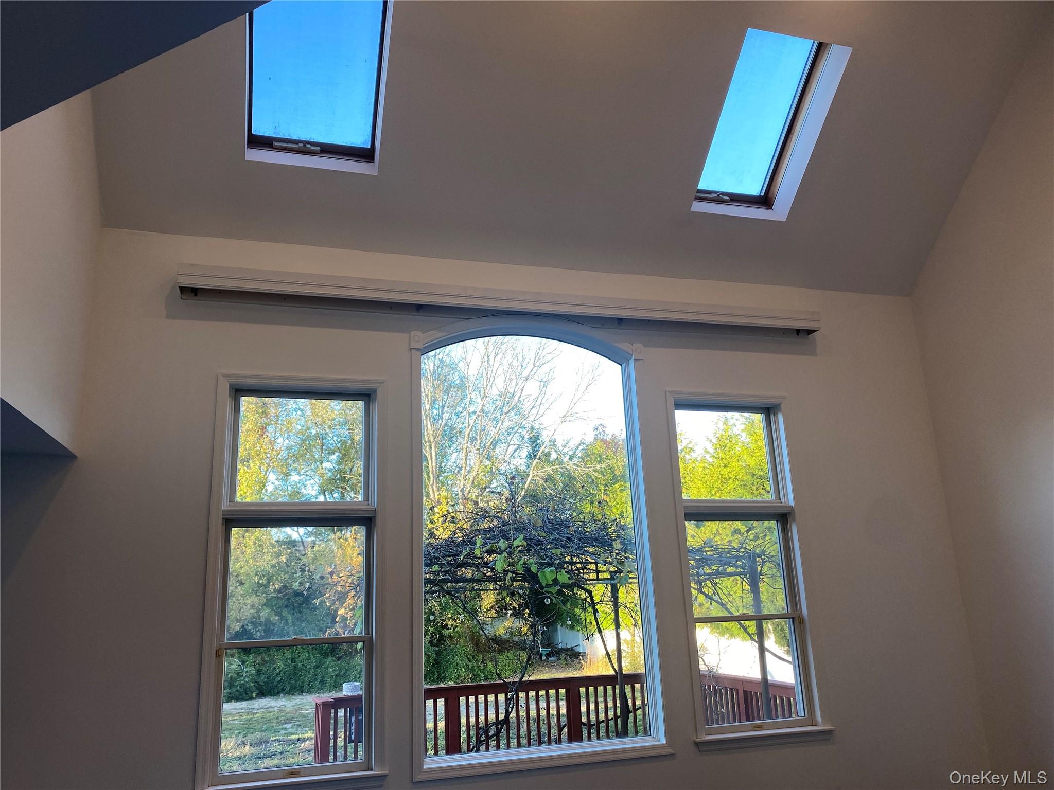 #11 photo, 1 Pal Court, サフォーク郡 Shoreham , NY 11786