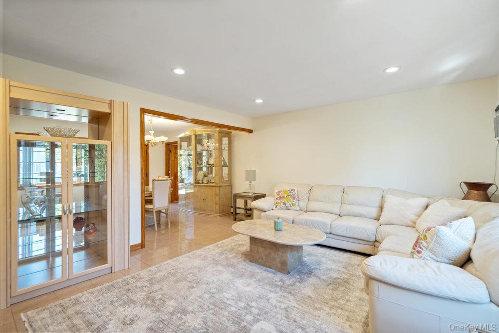 #12 photo, 91 15th Avenue, サフォーク郡 West Babylon , NY 11704