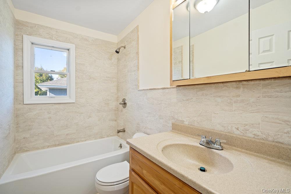 #15 photo, 91 15th Avenue, サフォーク郡 West Babylon , NY 11704