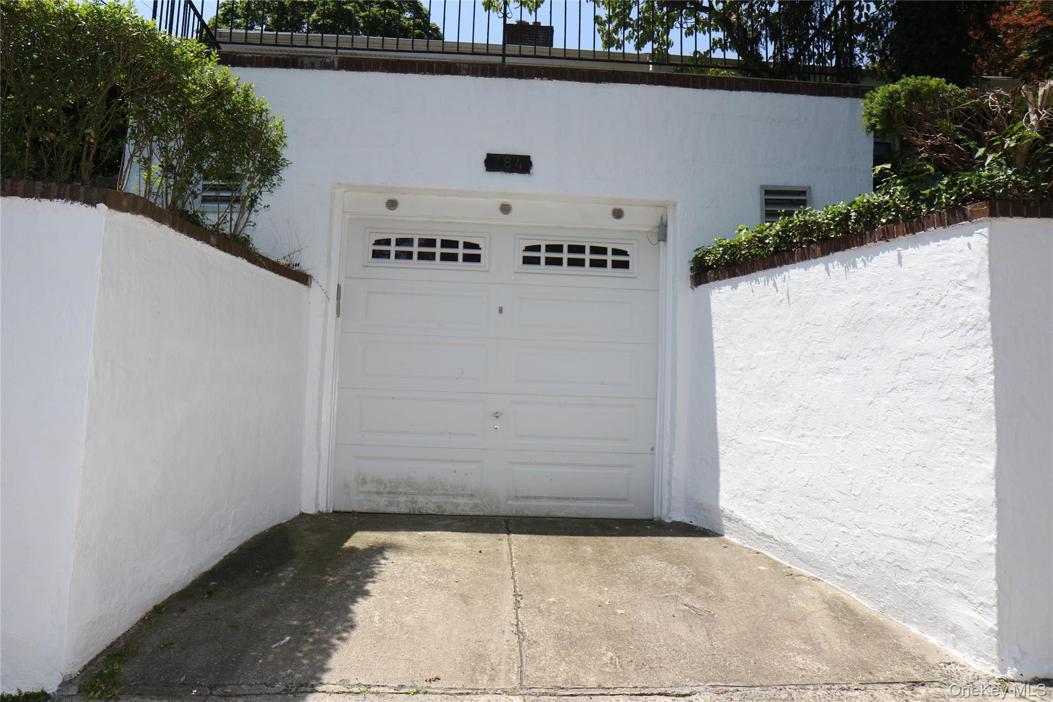 #2 photo, 180 Scott Avenue, Yonkers , NY 10704