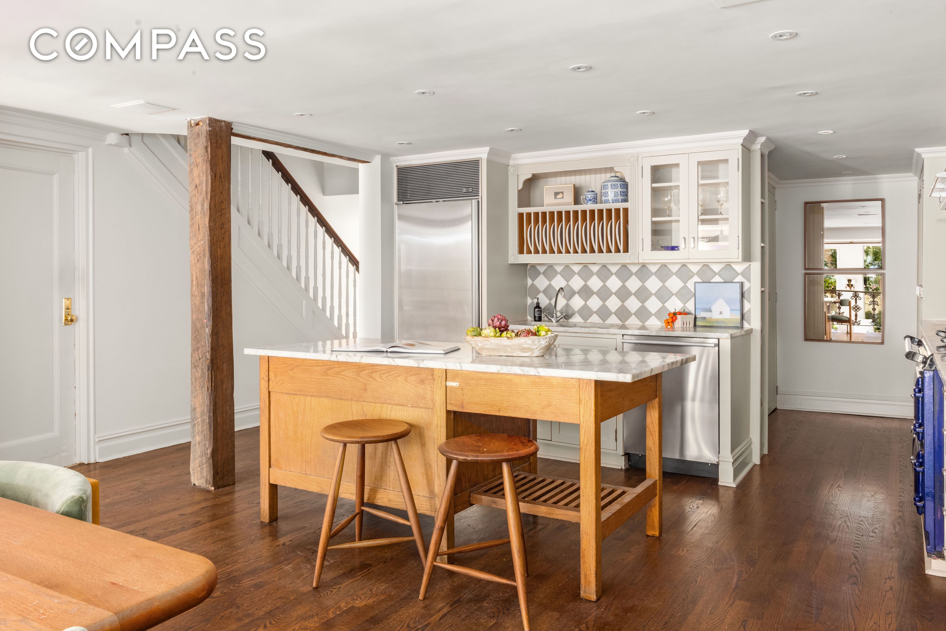 #11 photo, 222 E 11th Street, East Village , NY 10003