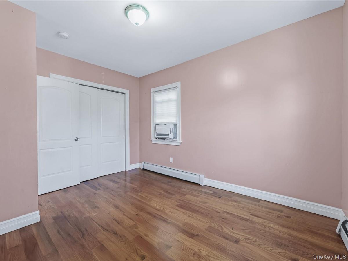 #12 photo, 10437 205th Place, クイーンズ区 Jamaica , NY 11412