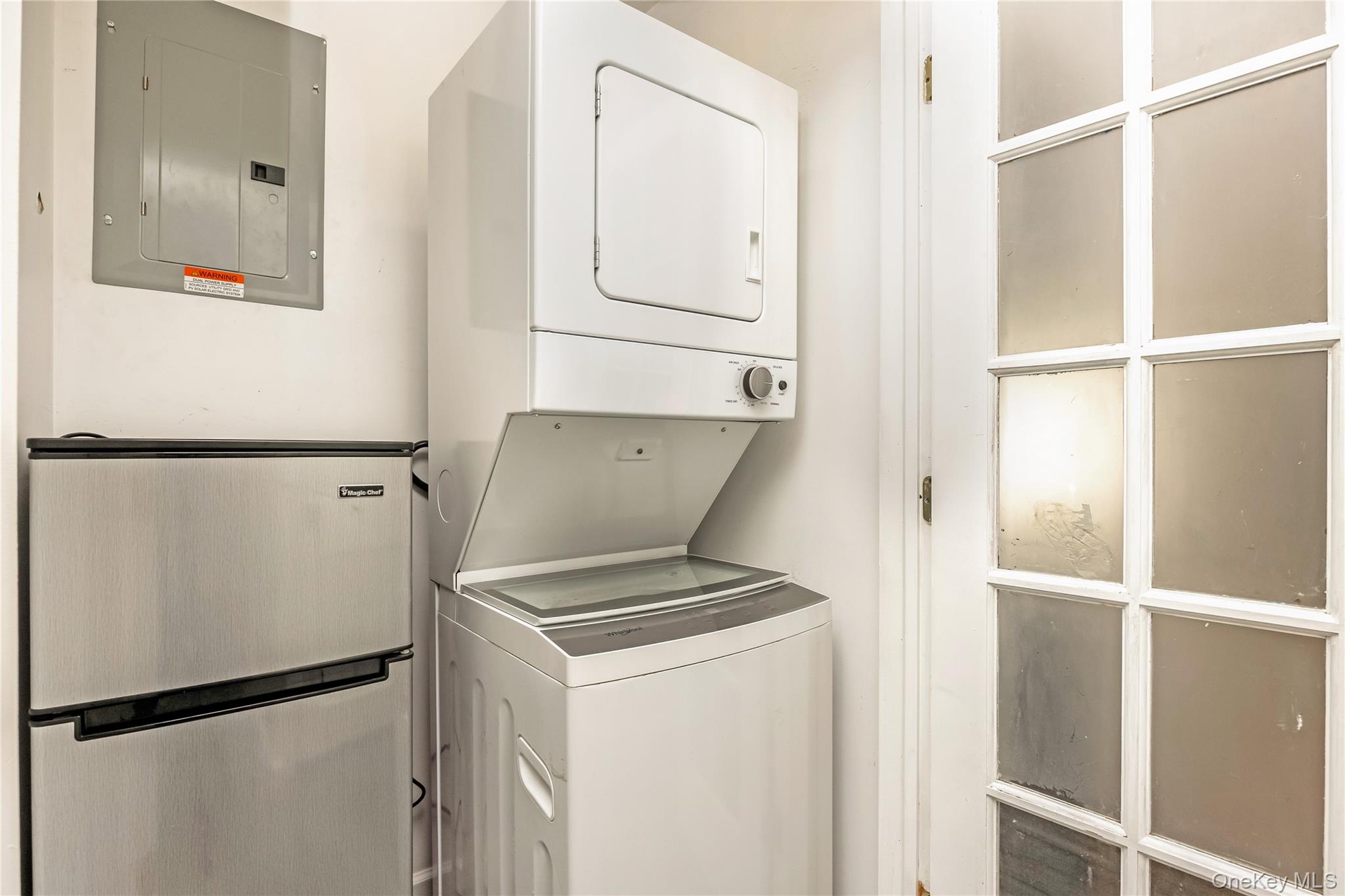 #12 photo, 104 Carlls Path, サフォーク郡 North Babylon , NY 11703