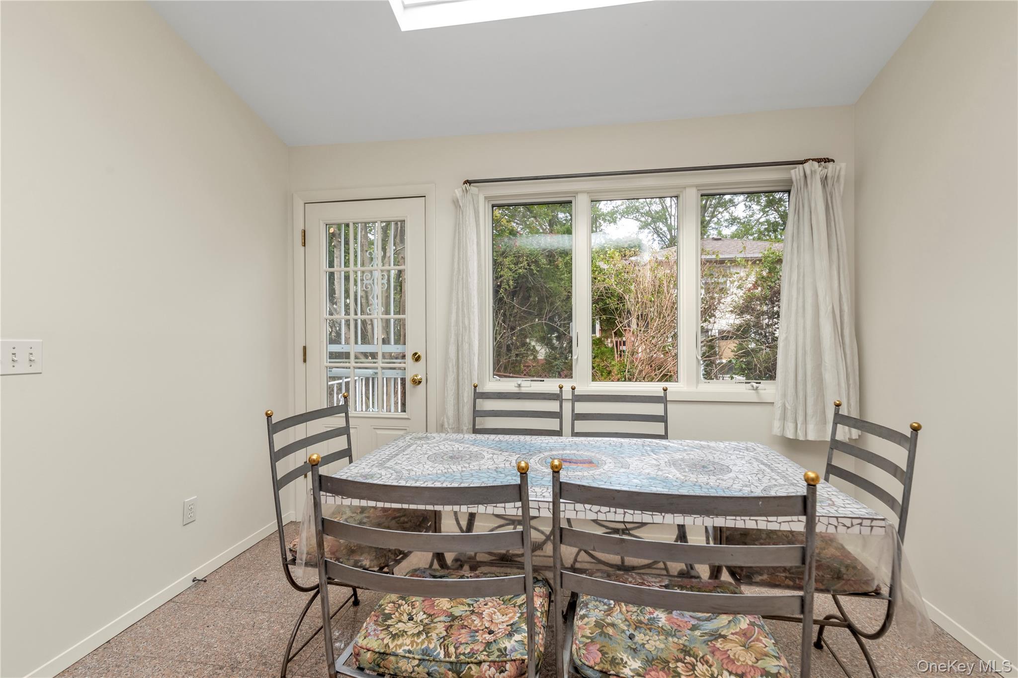 #10 photo, 129 Gilmar Lane, Roslyn Heights , NY 11577