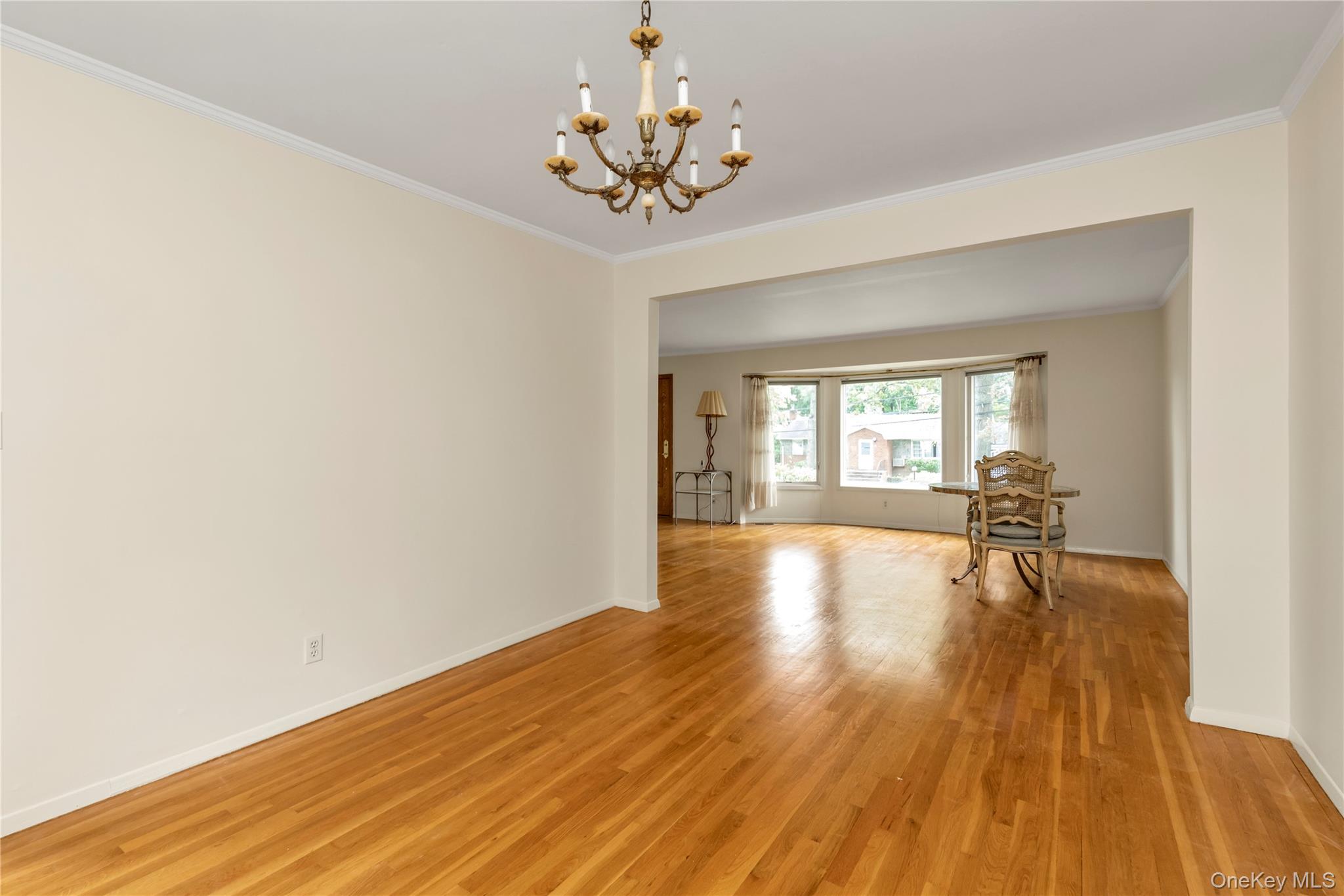 #5 photo, 129 Gilmar Lane, Roslyn Heights , NY 11577