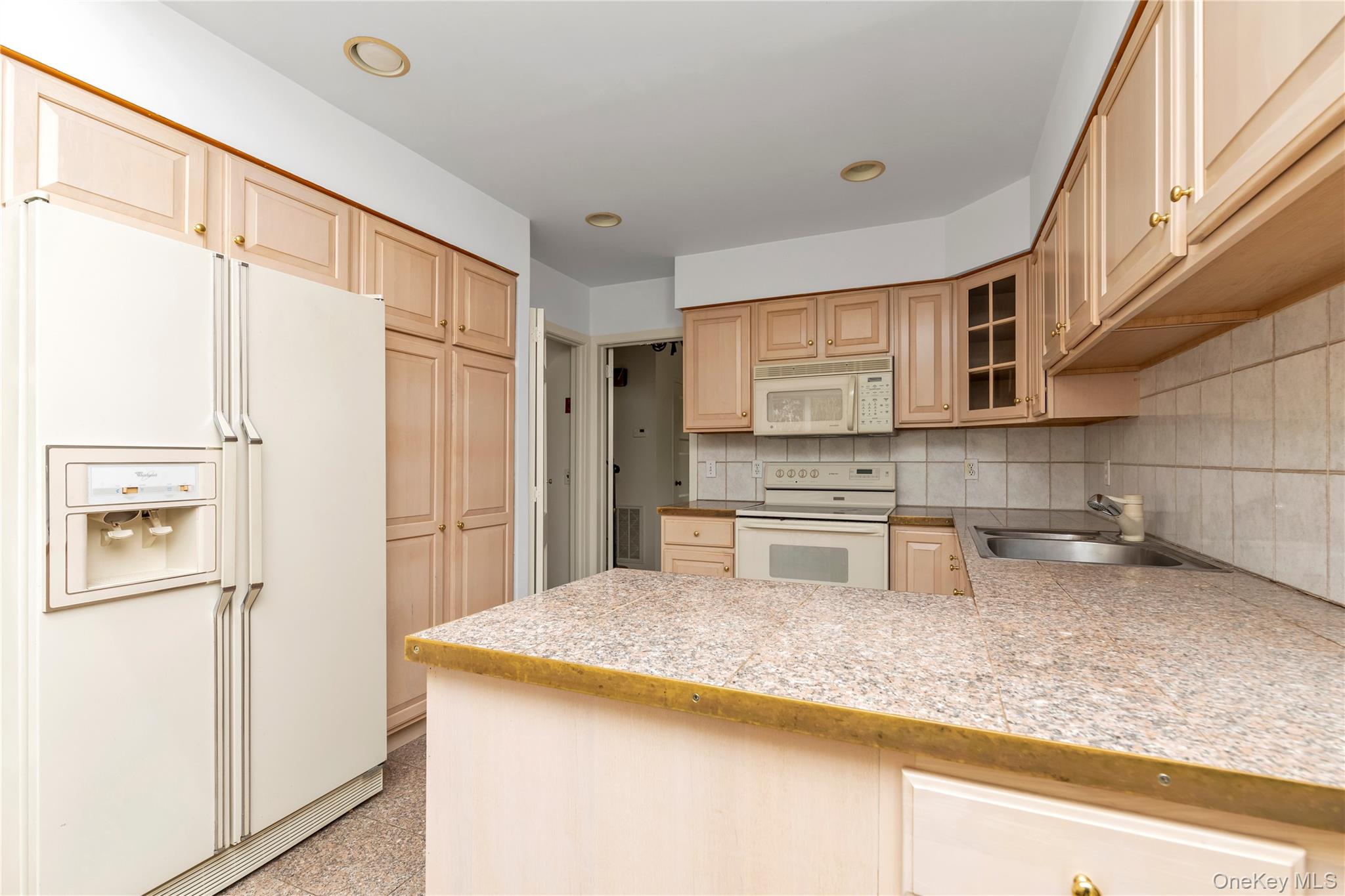 #8 photo, 129 Gilmar Lane, Roslyn Heights , NY 11577