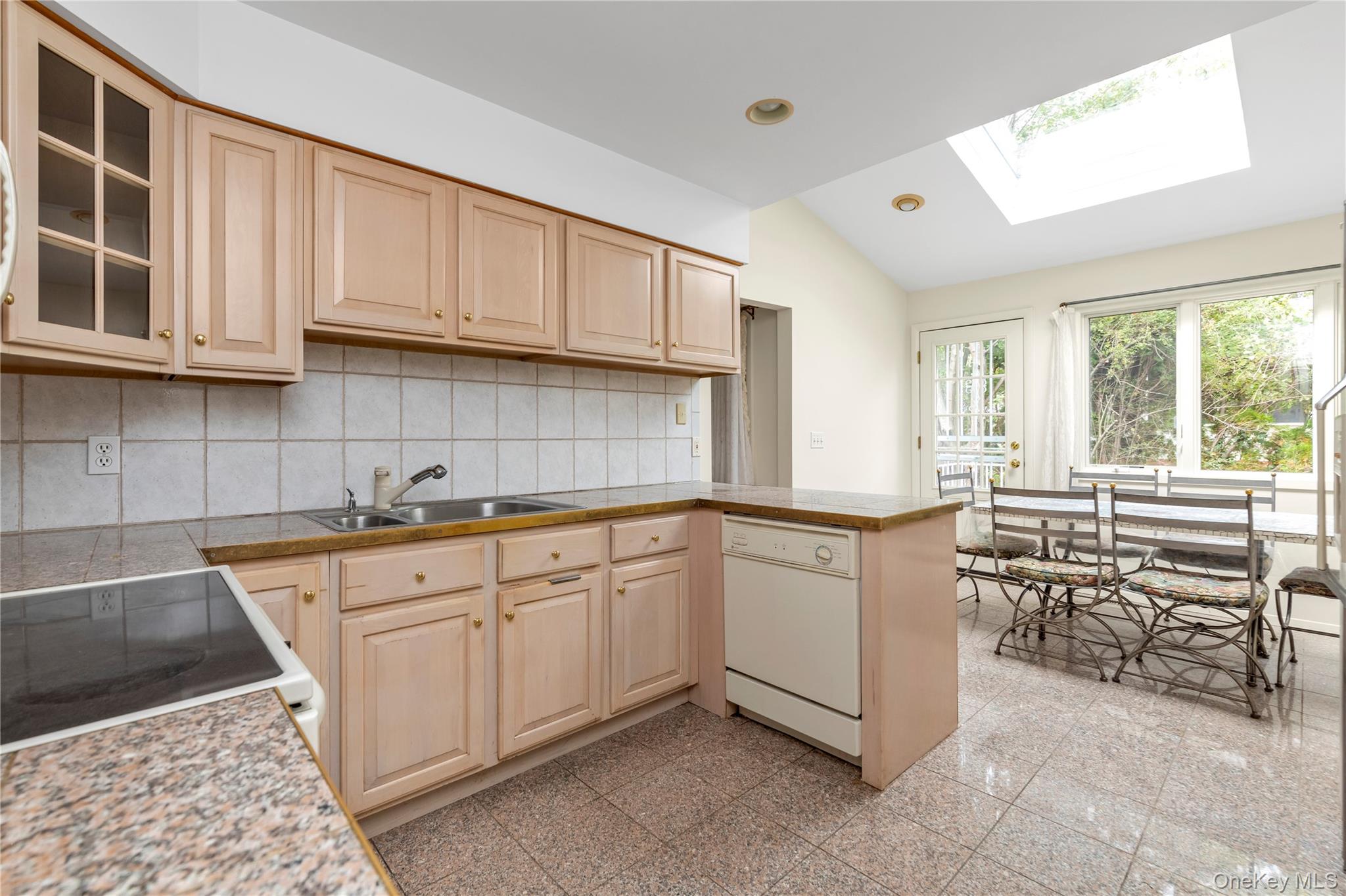 #9 photo, 129 Gilmar Lane, Roslyn Heights , NY 11577