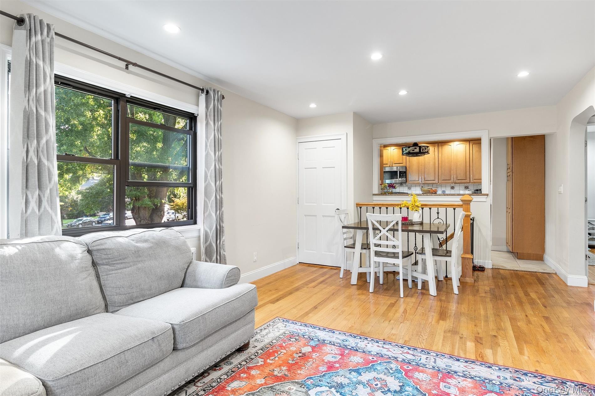 #5 photo, 73-10 220th Street, クイーンズ区 Oakland Gardens , NY 11364