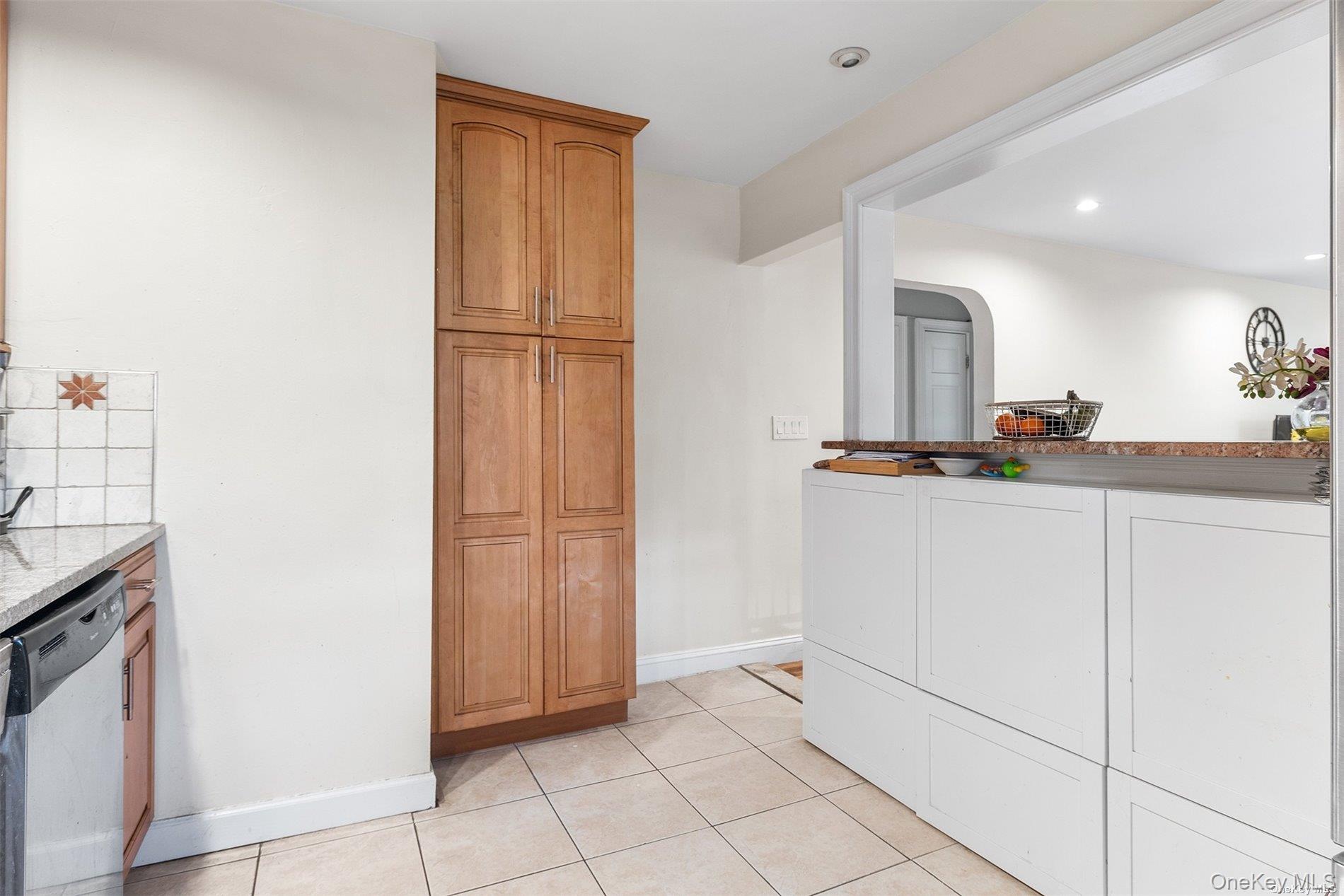 #8 photo, 73-10 220th Street, クイーンズ区 Oakland Gardens , NY 11364