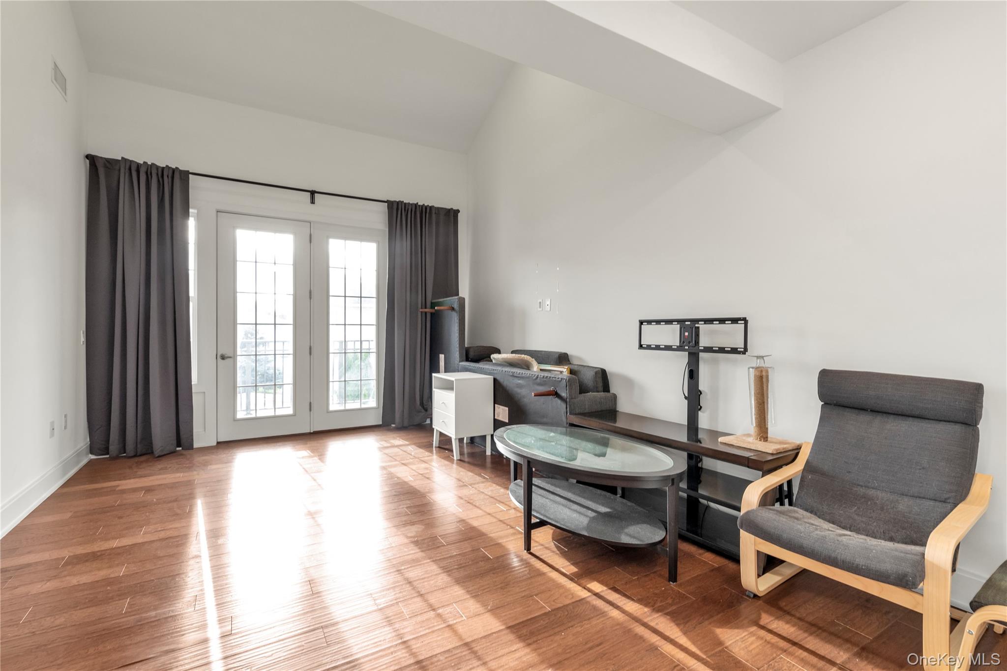 #2 photo, 404 White Rose Lane, ナッソー郡 East Meadow , NY 11554