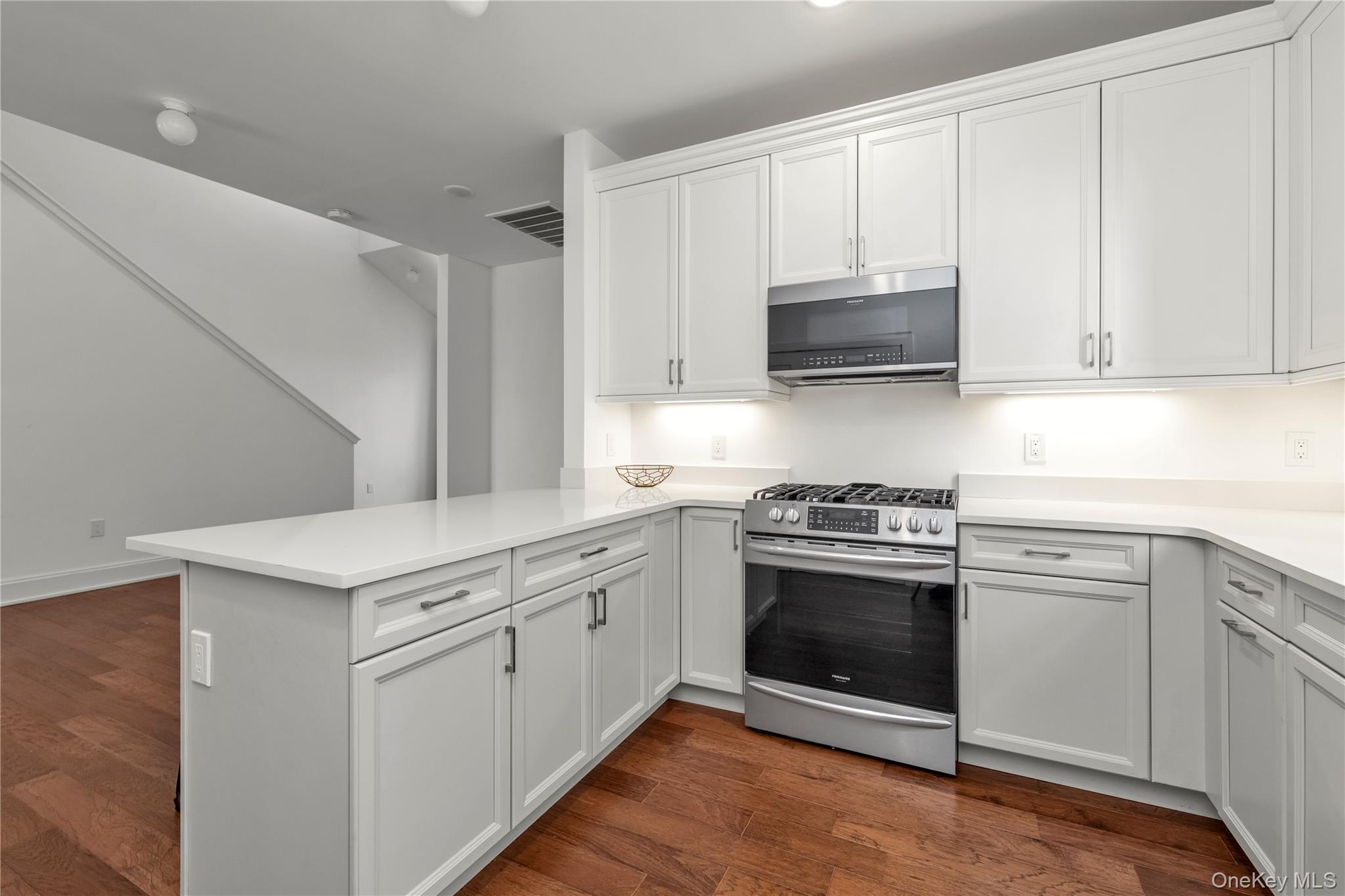 #8 photo, 404 White Rose Lane, ナッソー郡 East Meadow , NY 11554