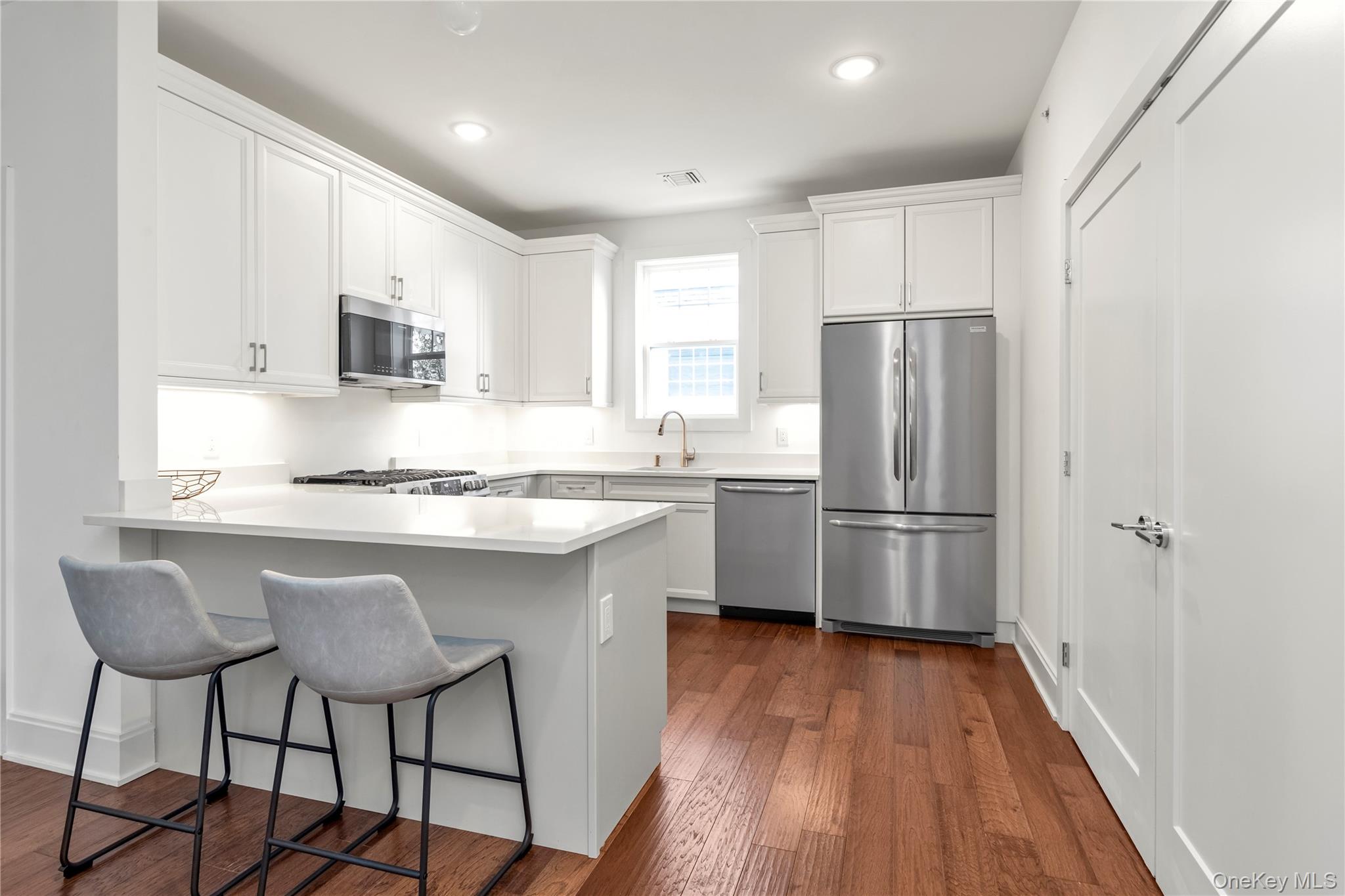 #9 photo, 404 White Rose Lane, ナッソー郡 East Meadow , NY 11554