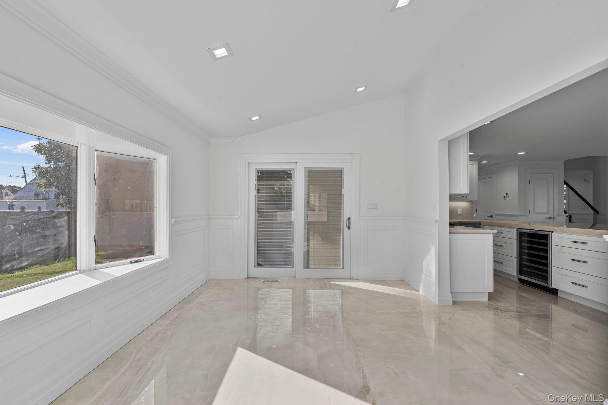 #17 photo, 33 6th Avenue, Massapequa Park , NY 11762