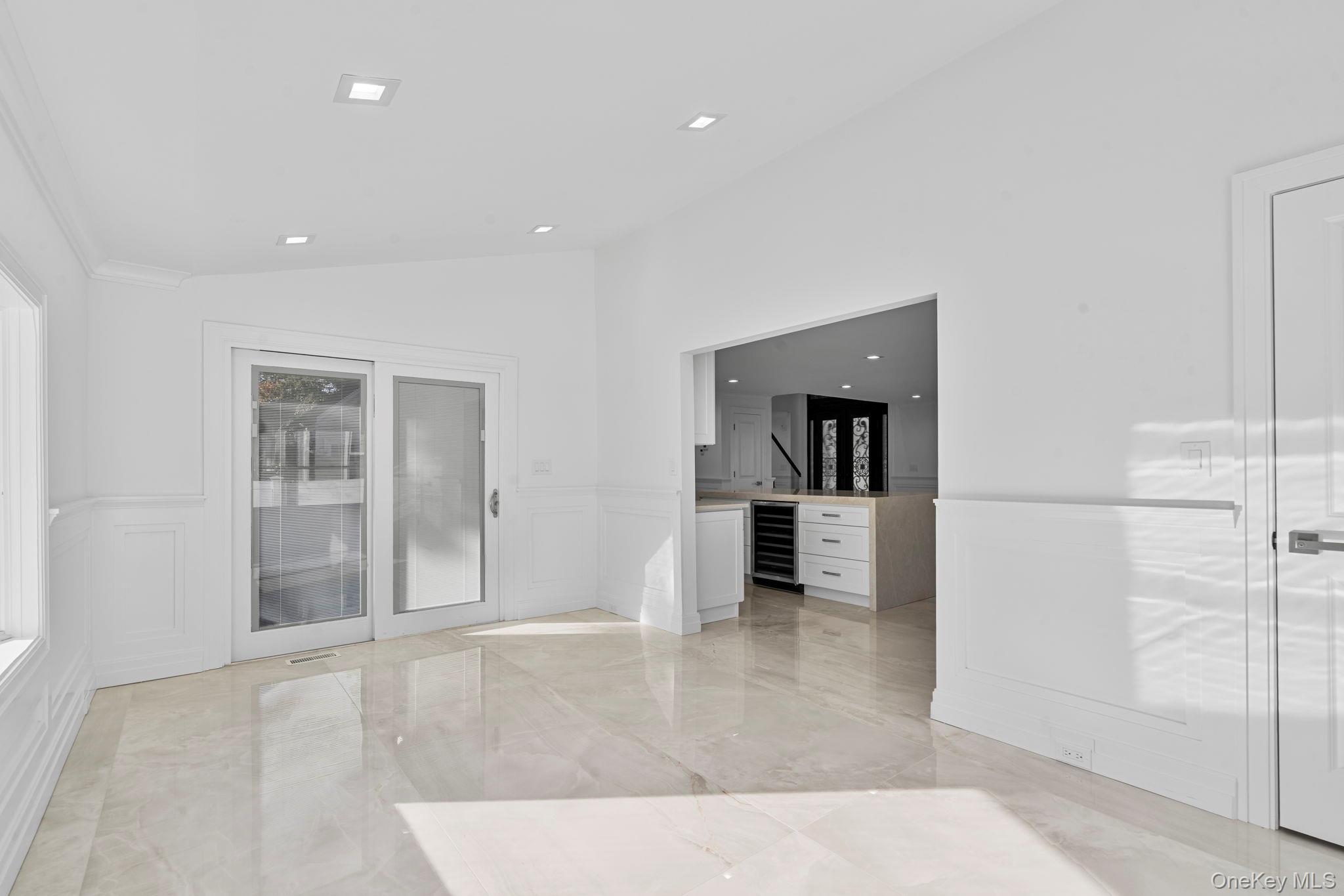 #18 photo, 33 6th Avenue, Massapequa Park , NY 11762