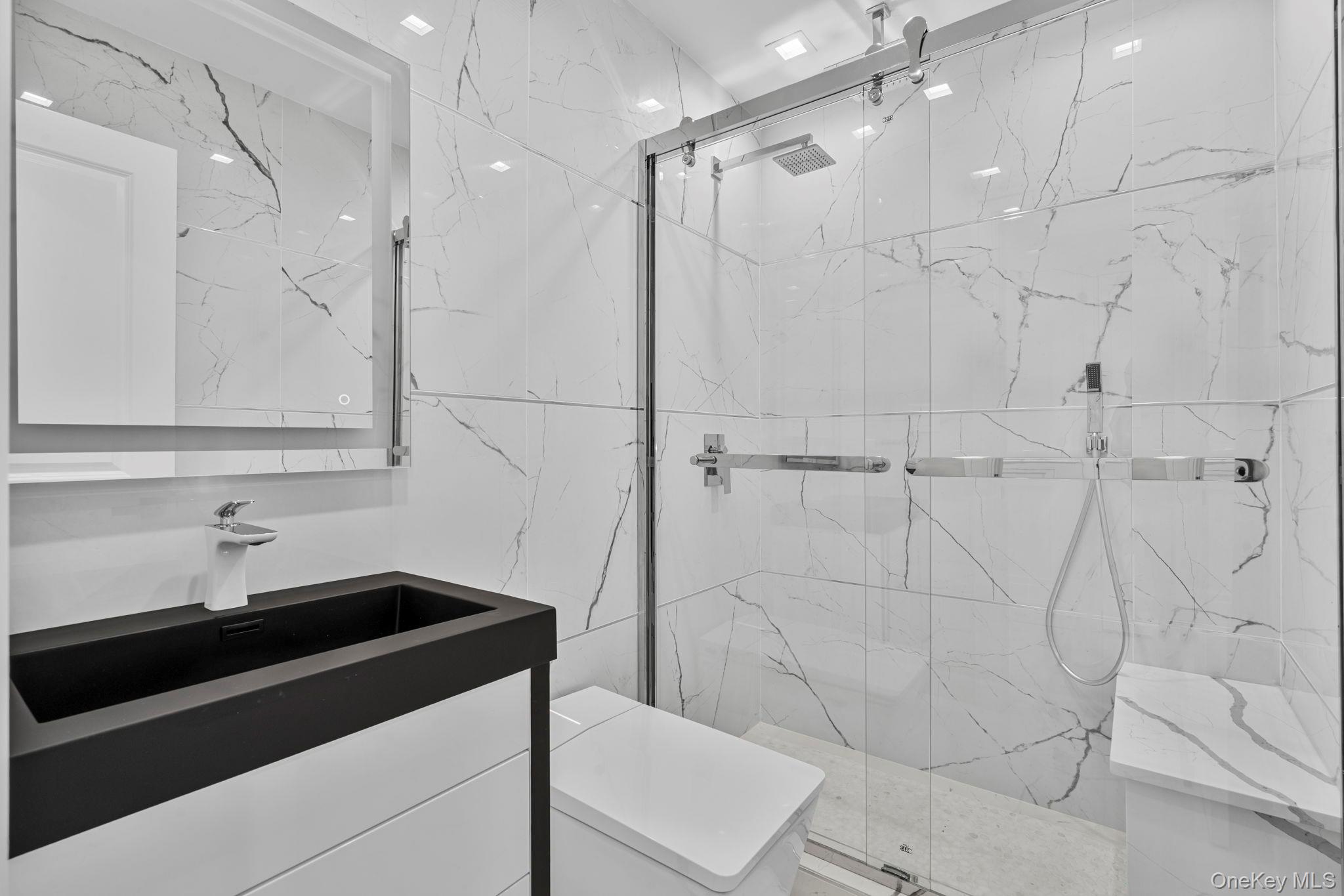 #19 photo, 33 6th Avenue, Massapequa Park , NY 11762