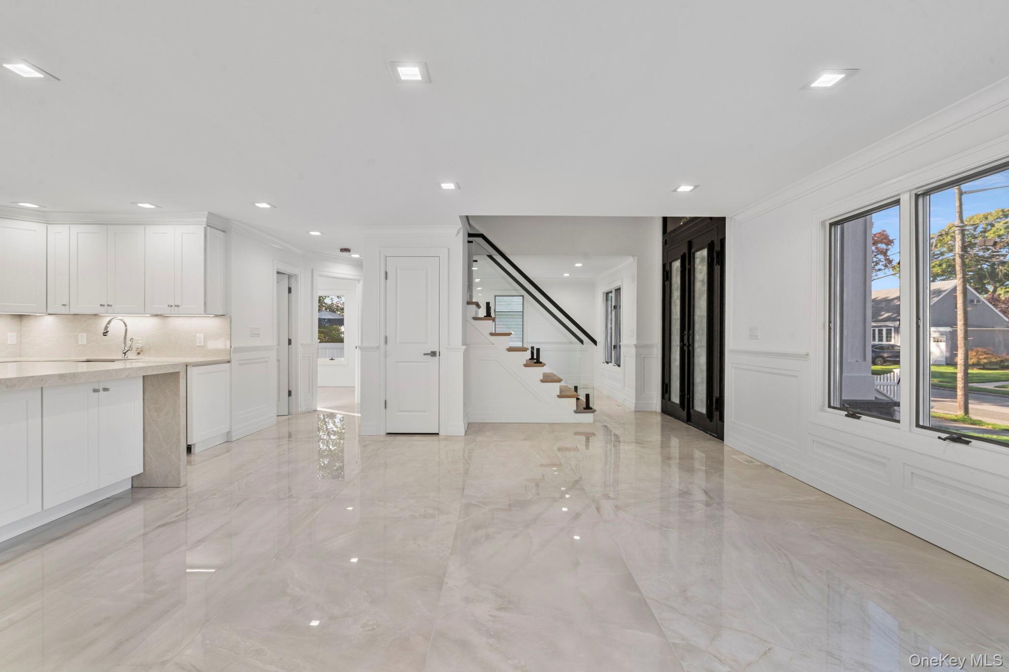 #6 photo, 33 6th Avenue, Massapequa Park , NY 11762