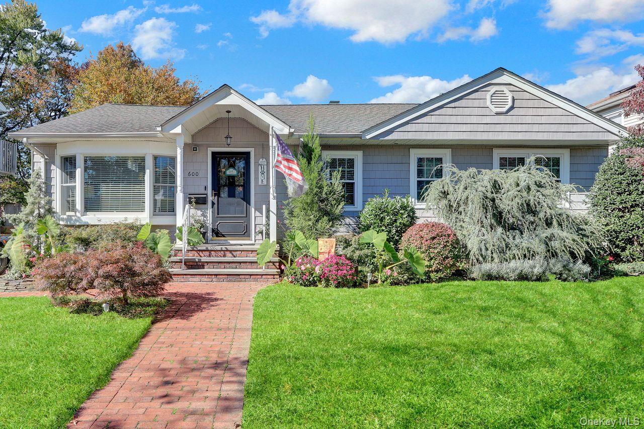 #1 photo, 600 Dogwood Avenue, Franklin Square , NY 11010