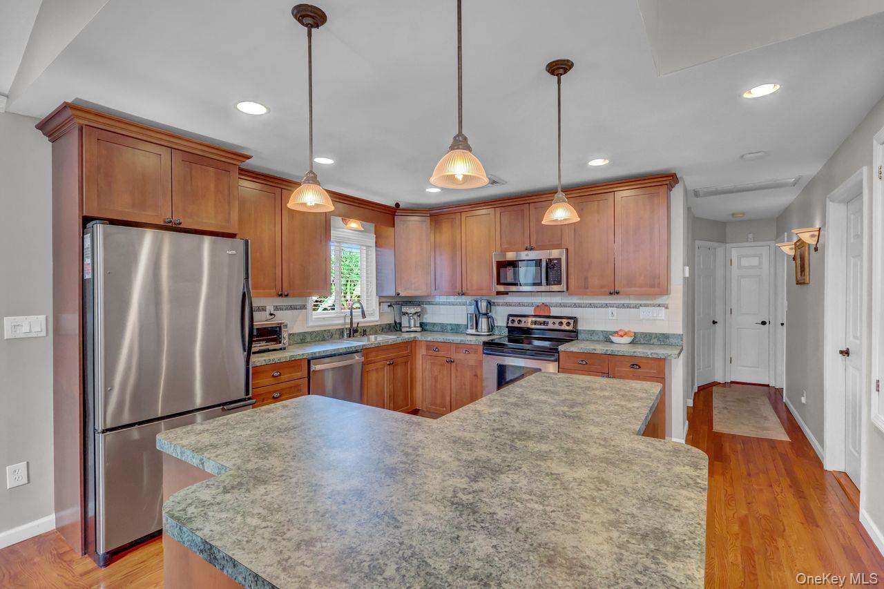 #13 photo, 600 Dogwood Avenue, Franklin Square , NY 11010