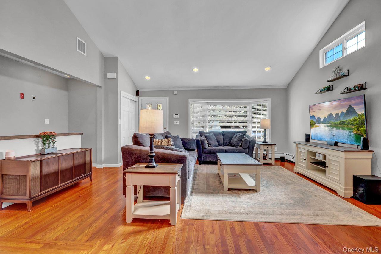 #5 photo, 600 Dogwood Avenue, Franklin Square , NY 11010