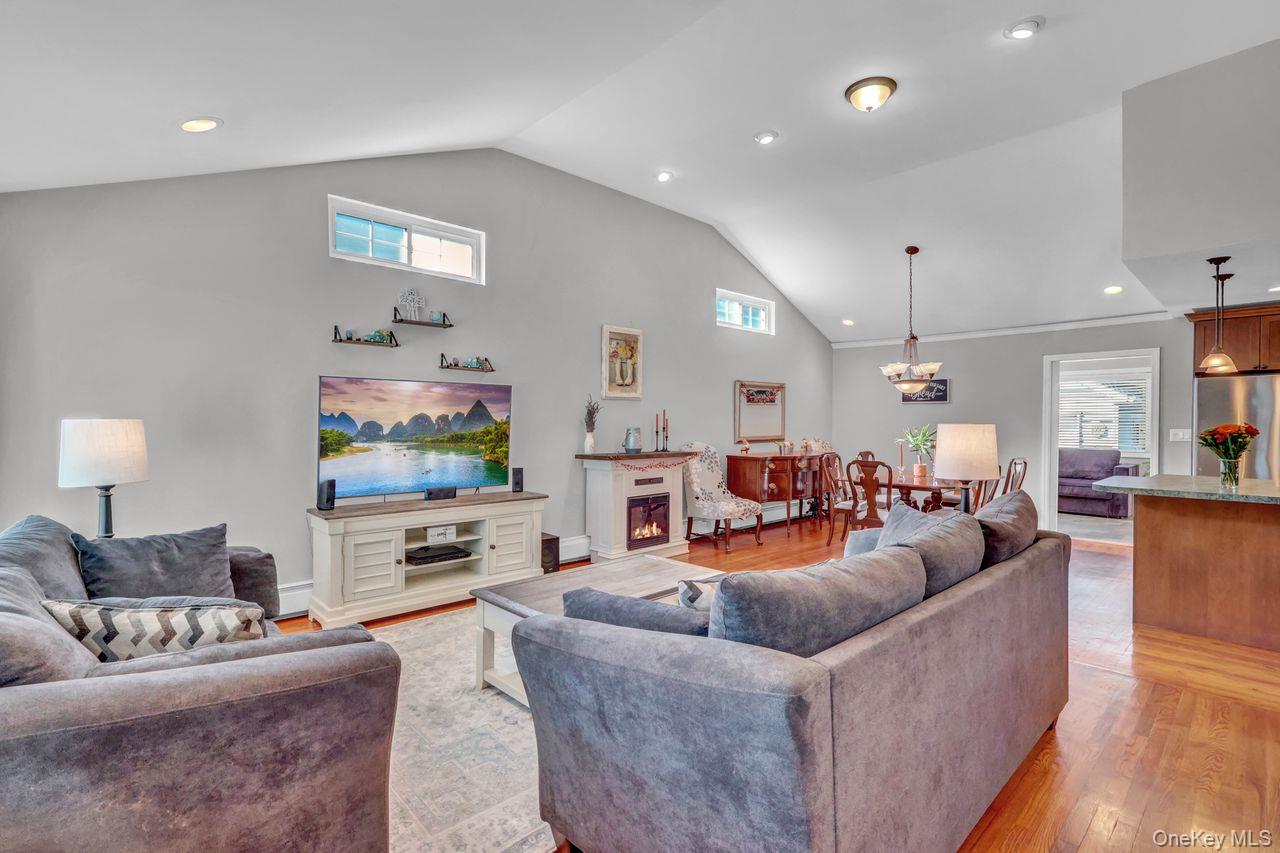 #6 photo, 600 Dogwood Avenue, Franklin Square , NY 11010