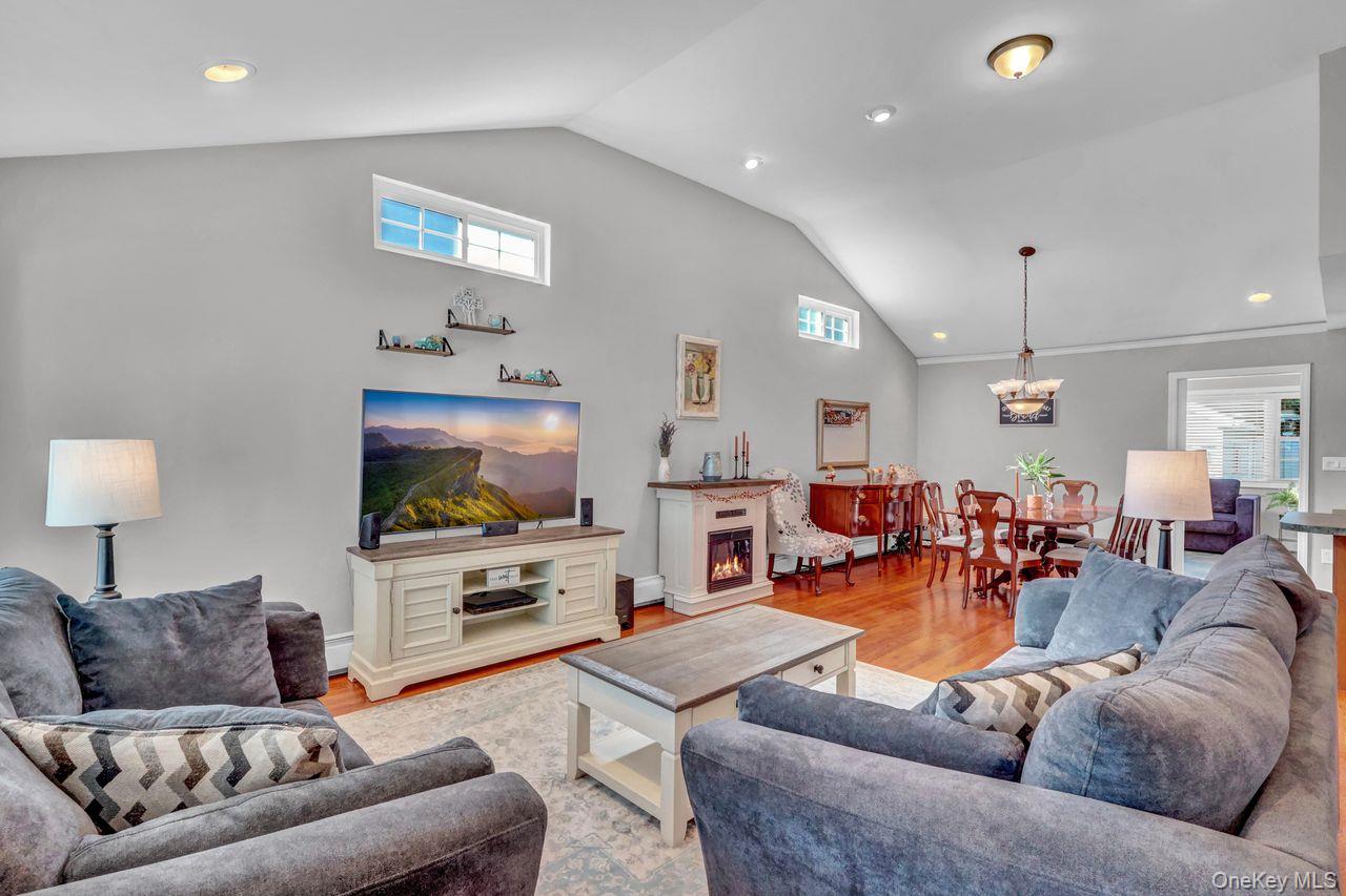 #7 photo, 600 Dogwood Avenue, Franklin Square , NY 11010