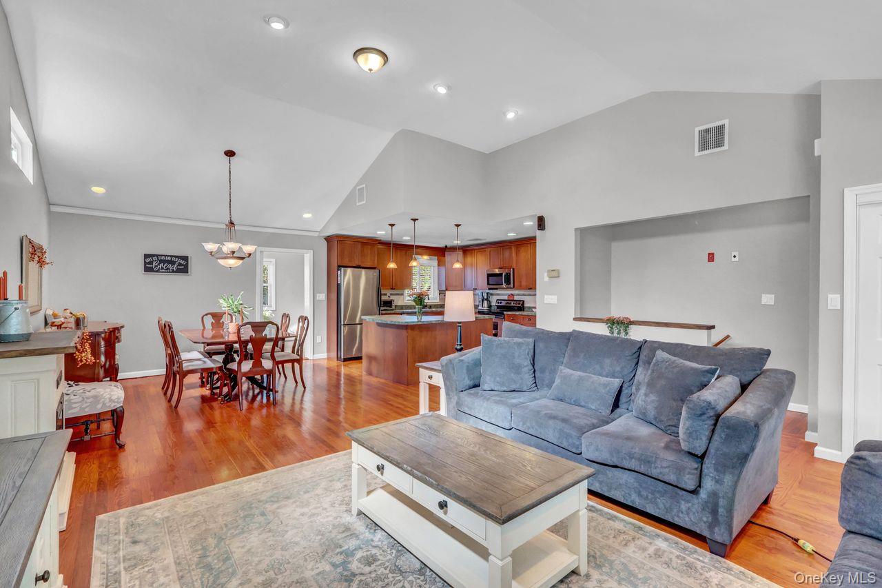 #8 photo, 600 Dogwood Avenue, Franklin Square , NY 11010