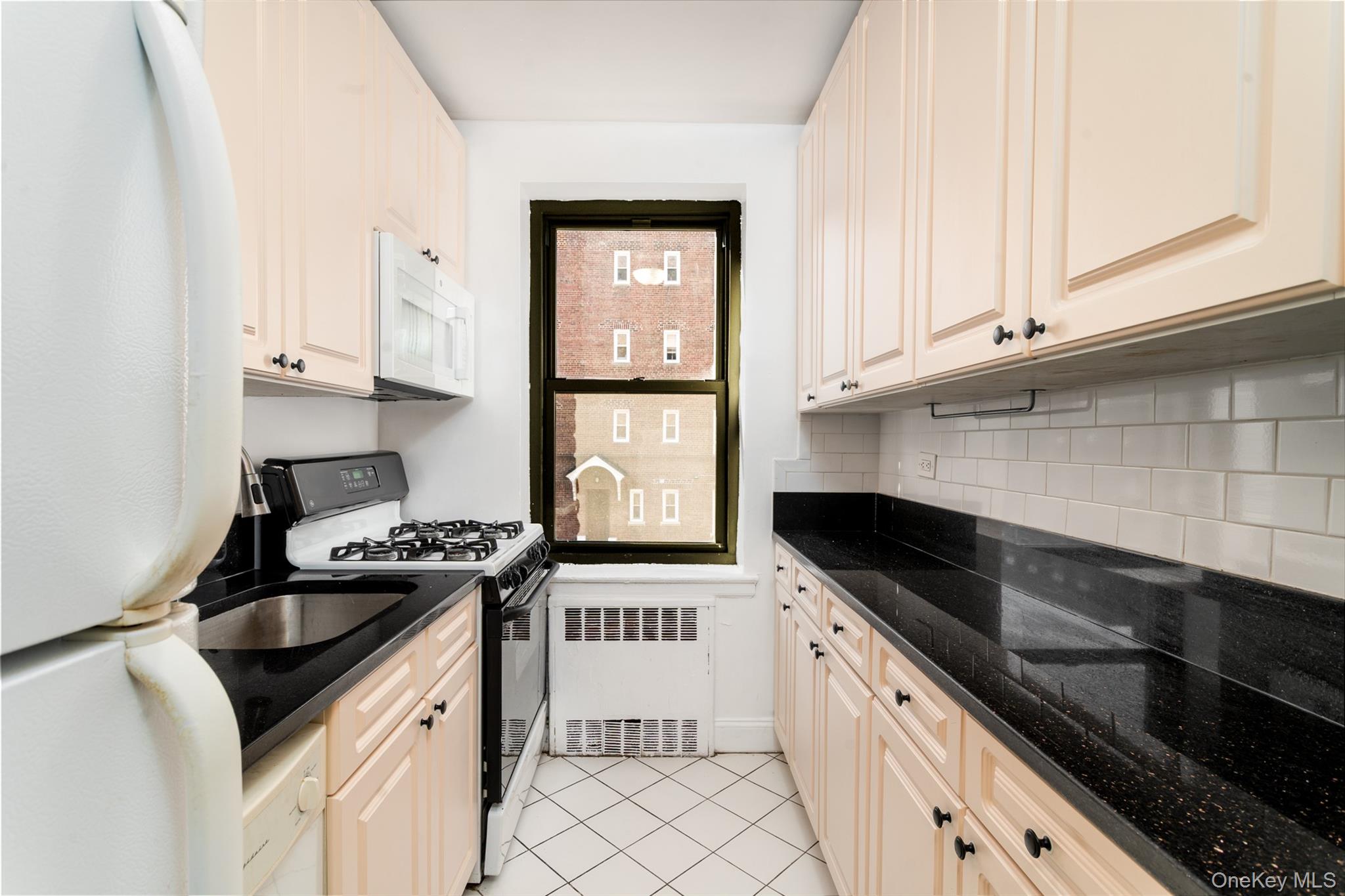 #8 photo, 100-11 67th Road, クイーンズ区 Forest Hills , NY 11375