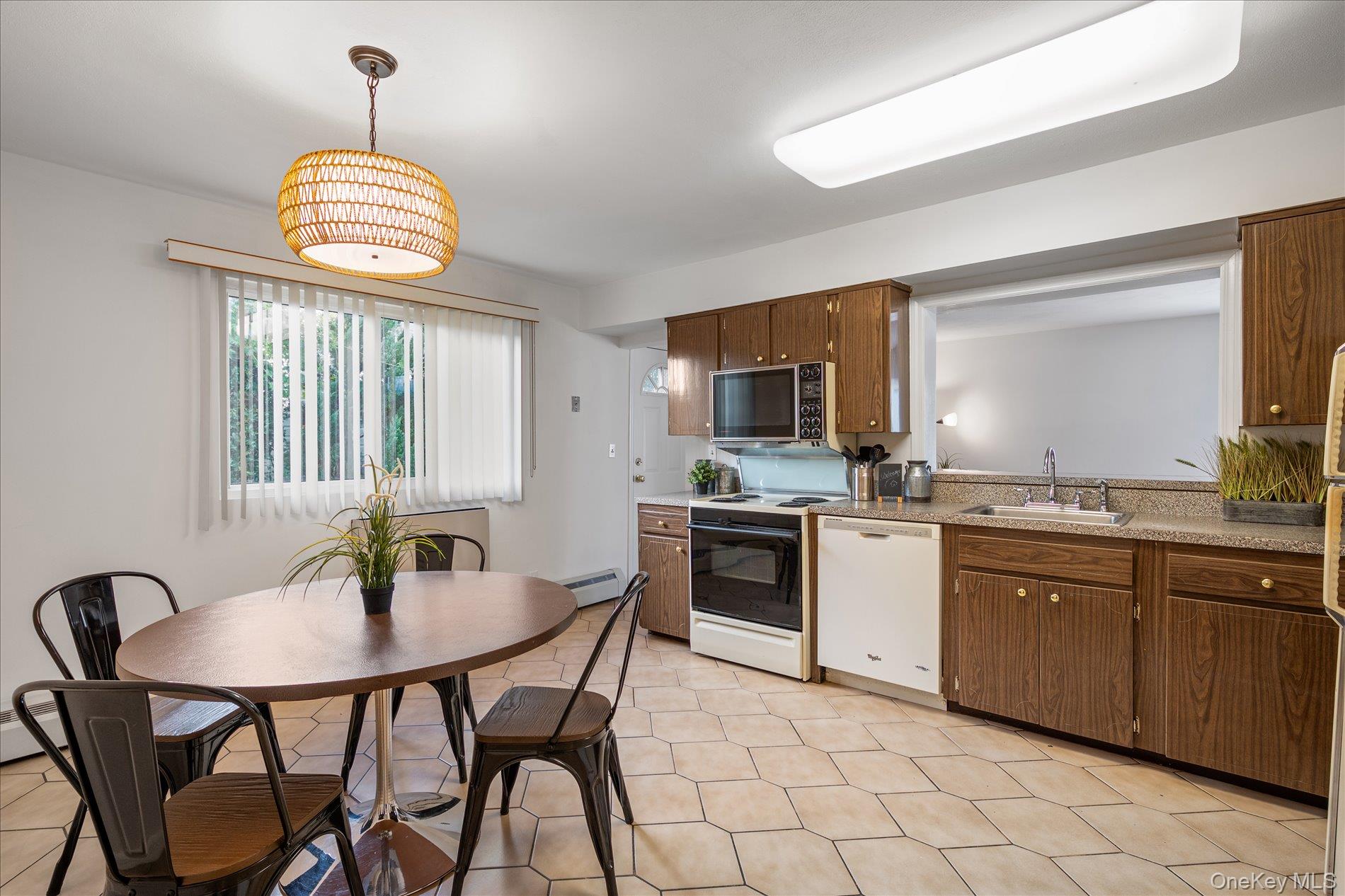 #4 photo, 1887 Stanley Drive, South Merrick , NY 11566