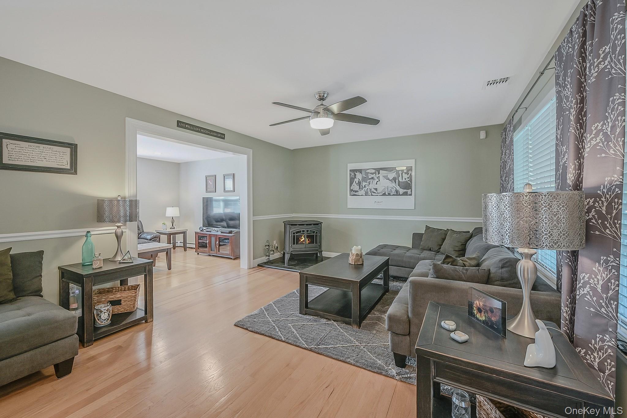 #19 photo, 3 Farmhouse Drive, サフォーク郡 Ridge , NY 11961