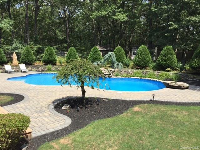 #3 photo, 3 Farmhouse Drive, サフォーク郡 Ridge , NY 11961