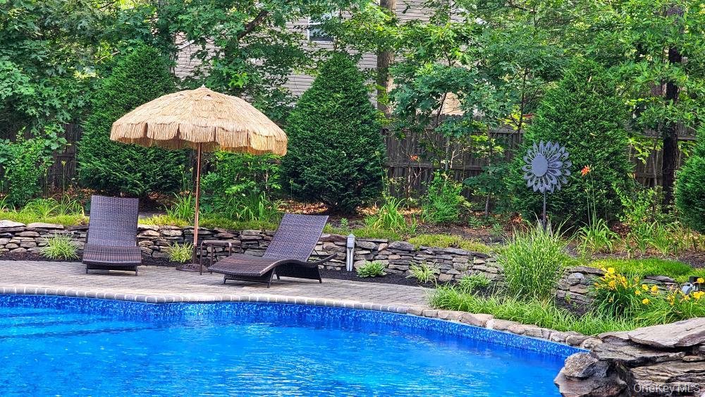 #4 photo, 3 Farmhouse Drive, サフォーク郡 Ridge , NY 11961