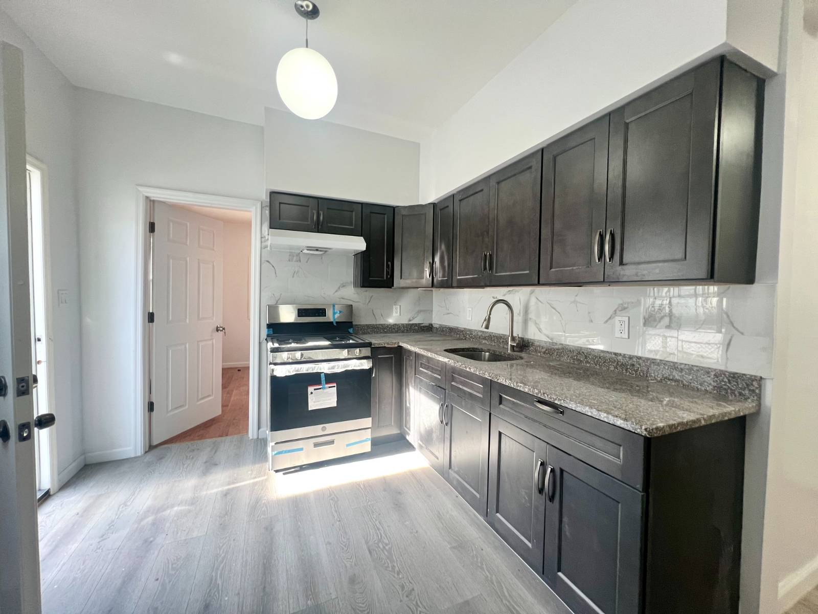 #2 photo, 3146 Richmond Ter, スタテンアイランド Brooklyn , NY 10303