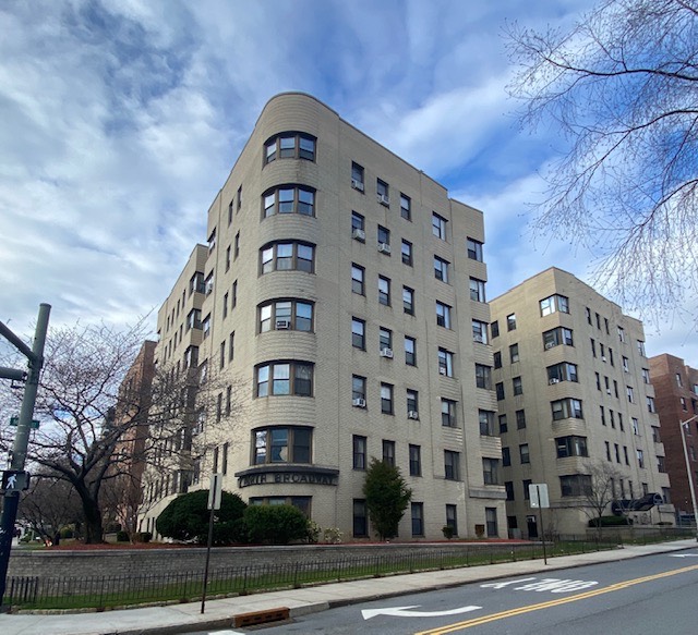 #1 photo, 311 Main St, #5B, White Plains , NY 10601