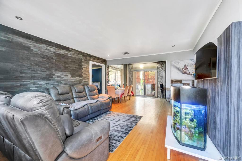 #2 photo, 3 Francisco Avenue, サフォーク郡 Central Islip , NY 11722