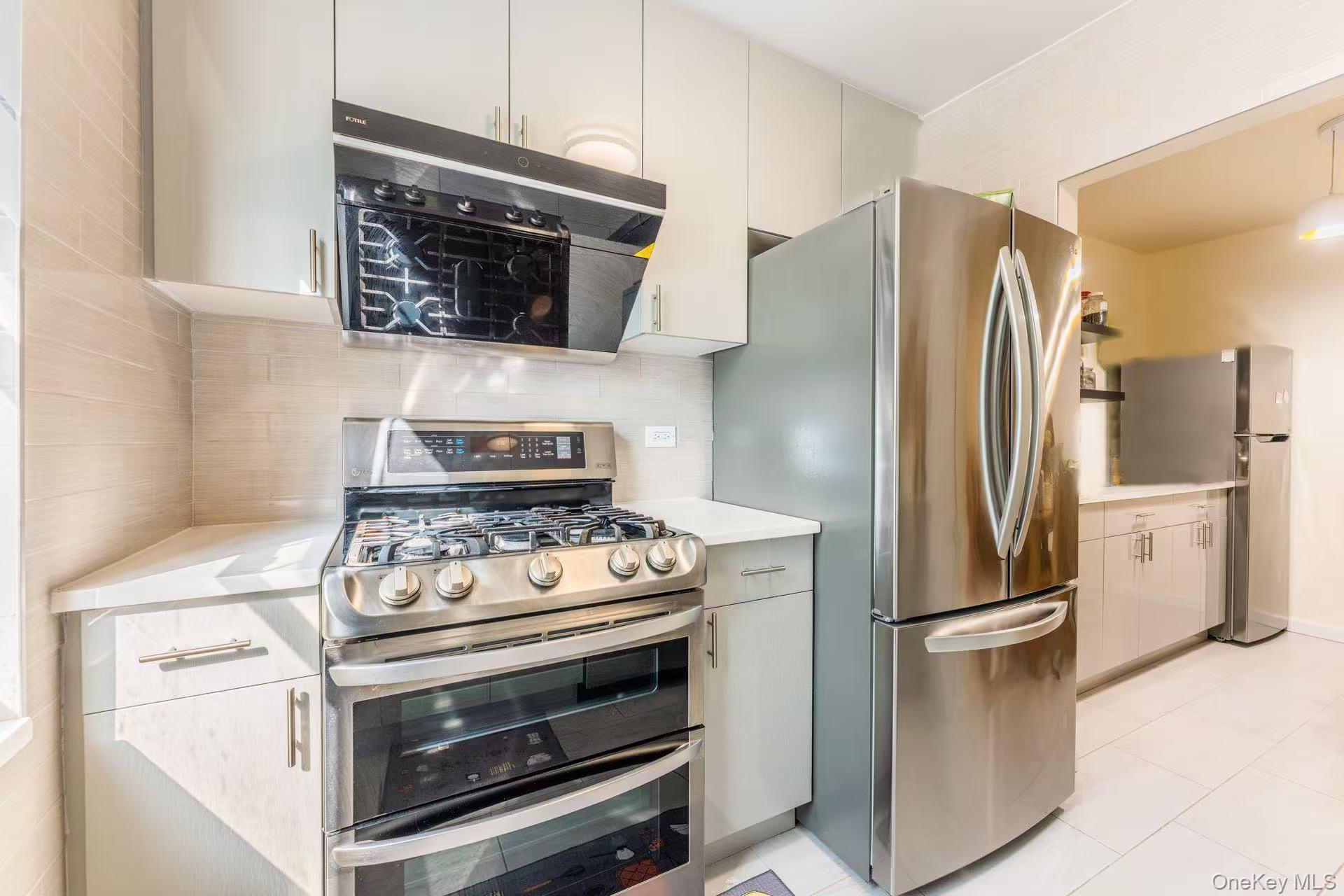 #5 photo, 69-43 Park Drive, Flushing , NY 11367