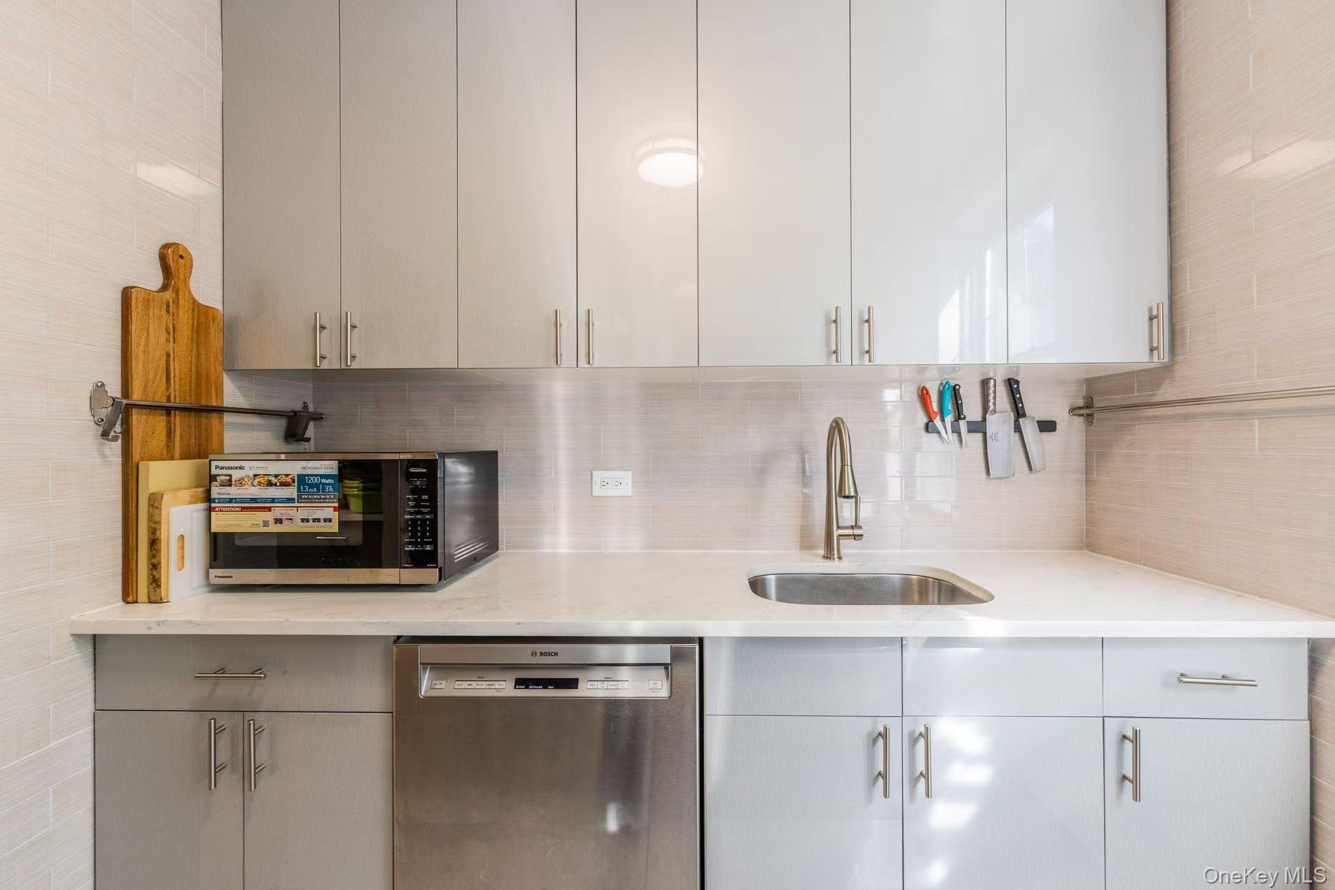 #7 photo, 69-43 Park Drive, Flushing , NY 11367